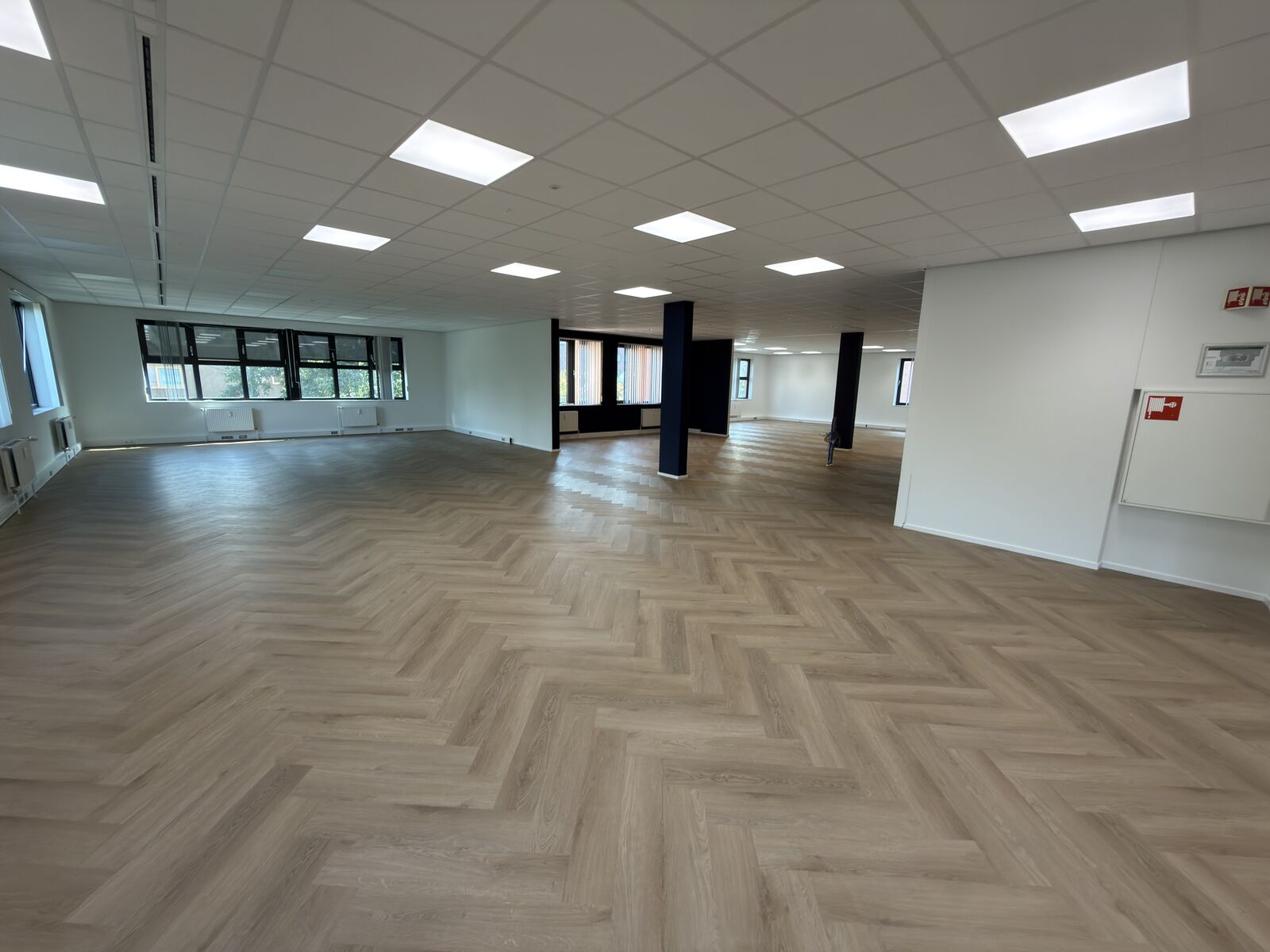 PVC visgraat vloer kantoorpand Arnhem - foto 15