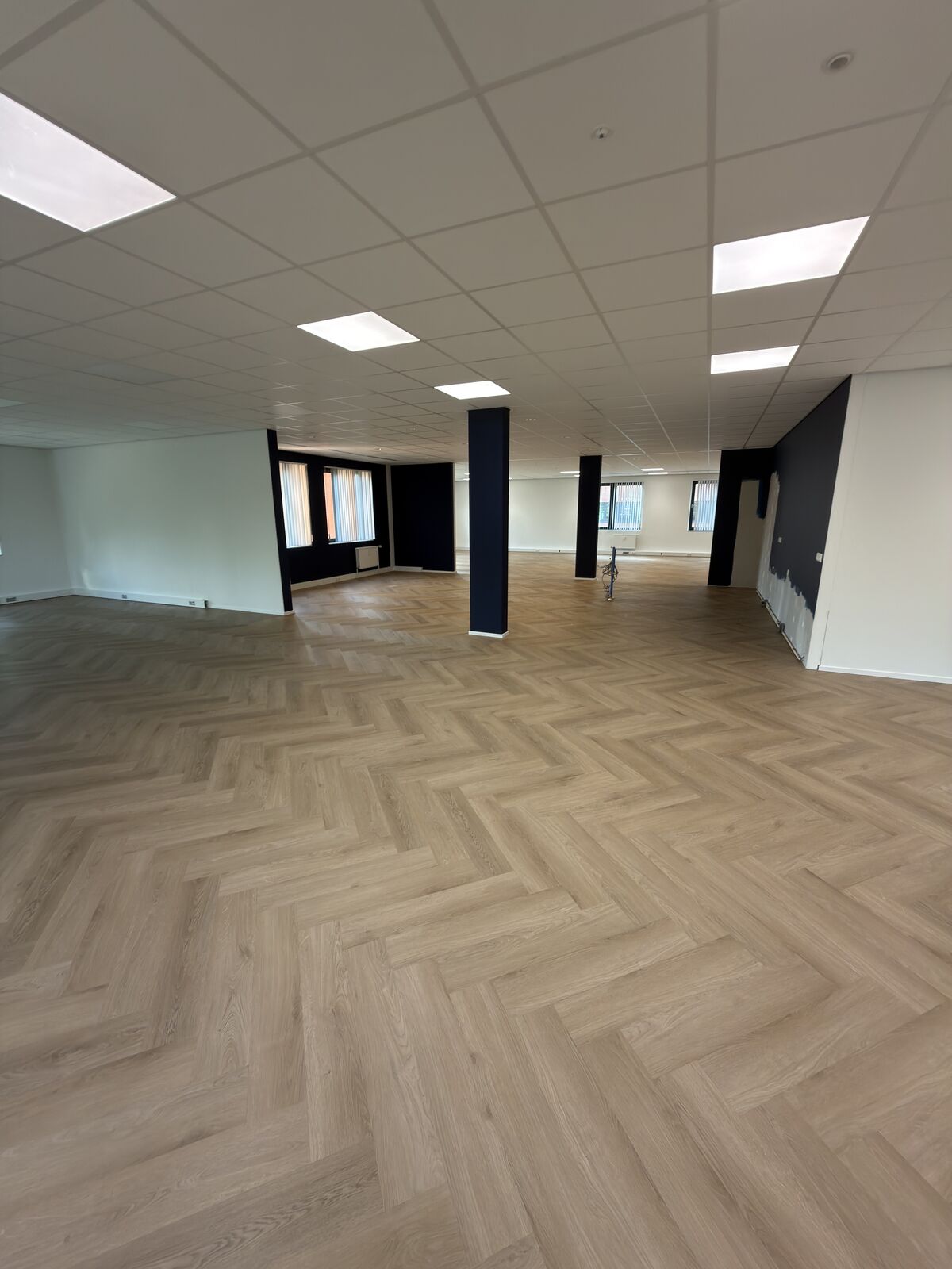 PVC visgraat vloer kantoorpand Arnhem - foto 16