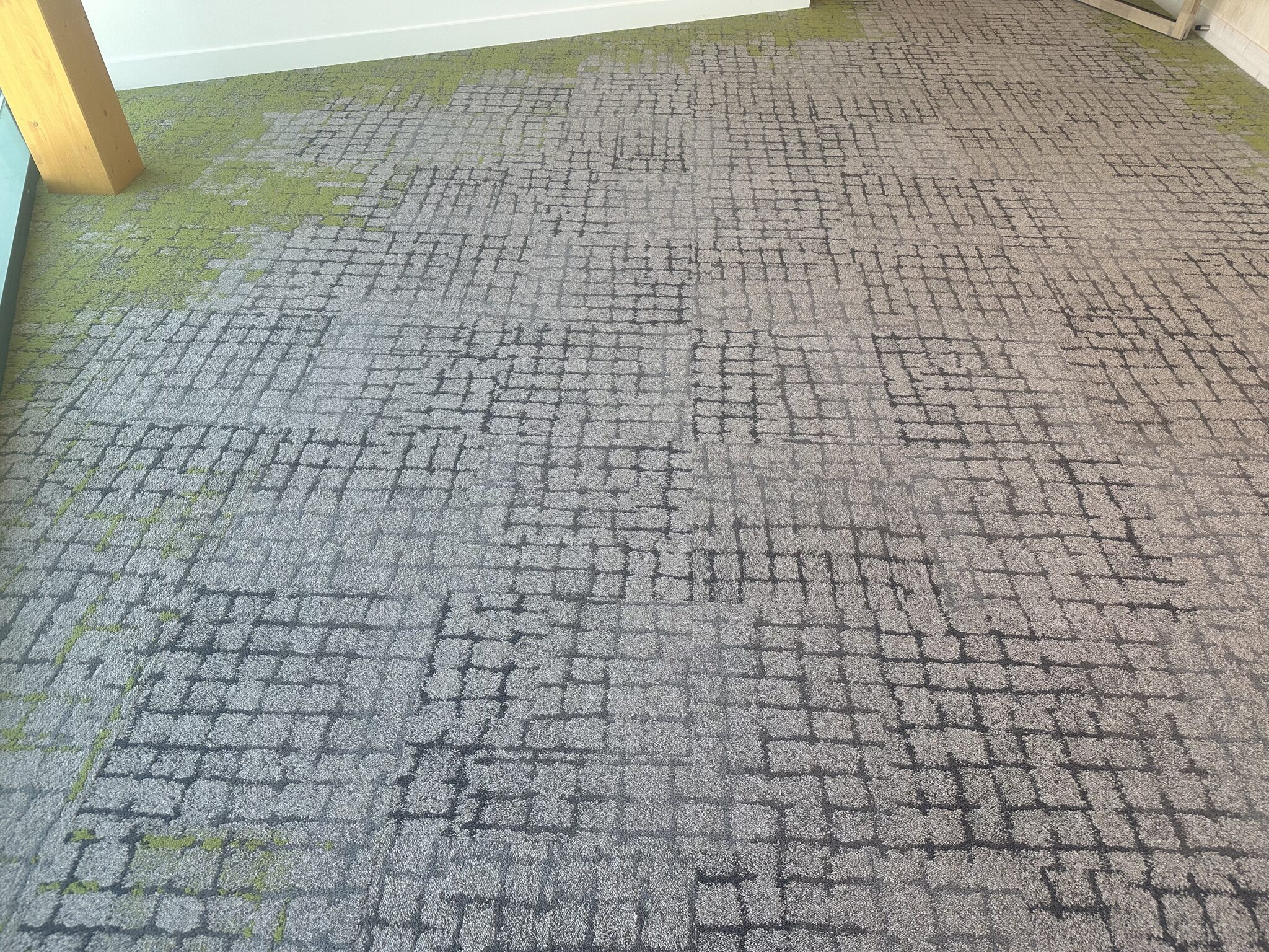 Tapijttegels bedrijfspand Alphen aan den Rijn - foto 14